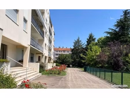 roanne proche appartement 69 m² piscine tennis