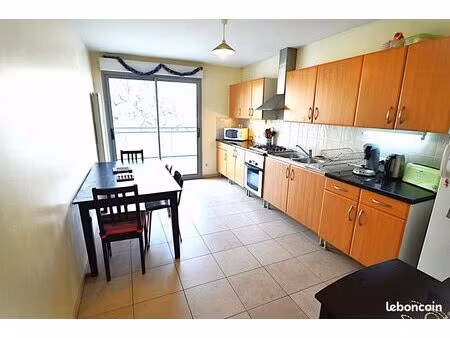 location grande chambre meublé 1er étage maison métro république ligne a