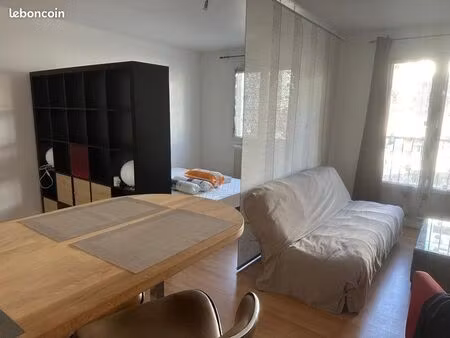 charmant f1bis meublé de 43m2. libre à partir du 27/03