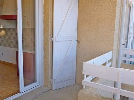 vias centre - appartement 3 pièces de 70m2 avec balcon et cellier