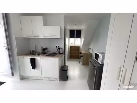 studio calme et clair  avec jardin