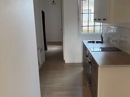 t2 32m² refait à neuf – proche universités / docks – 485 cc