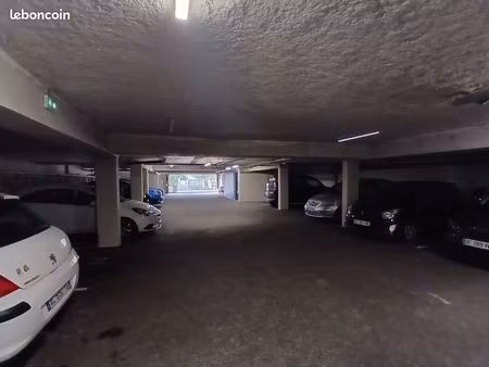 place de parking dans résidence- bordeaux cenon gare