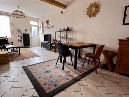 maison semi-individuelle  88 m²