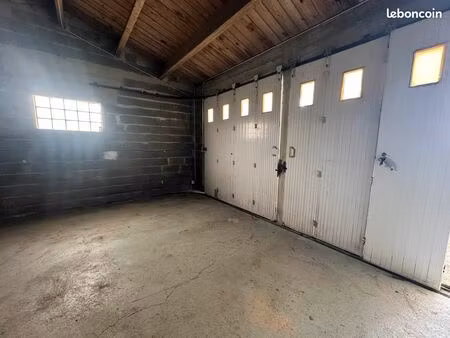 double garage sécurisé hypercentre – challans – idéal professionnel / véhicules utilitaire