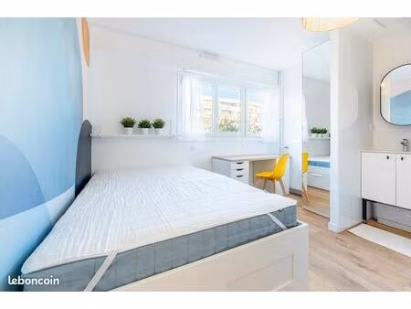 studio meublé et équipé de 15m² refait à neuf