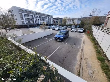 place de stationnement bassens