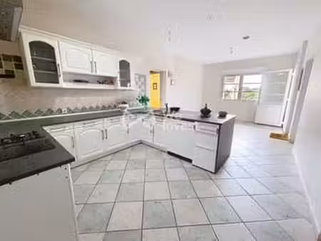 vente maison à saint-rémy-du-val (72600) : à vendre / 172m² saint-rémy-du-val