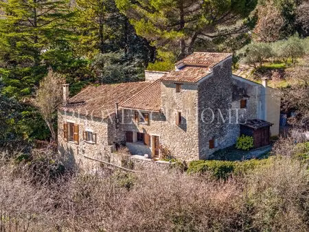 a vendre ancienne ferme a laine du xixe entouree de 4424 m² village de viens luberon...