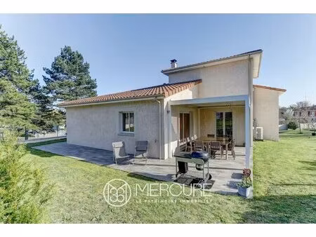 maison de 200m² sur 1179m²  4ch  terrasses  garages  dpe b+  5min à pied commerces et...