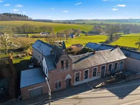 vaste ensemble immobilier de caractère