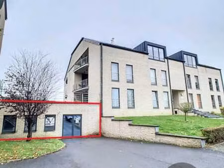 salle polyvalente de +/-160m² gros oeuvre