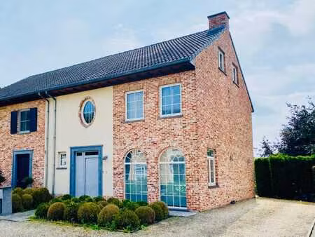 prachtig afgewerkte 3 slpk-woning in een rustige woonwijk