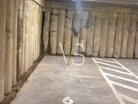 grand emplacement de parking a vendre