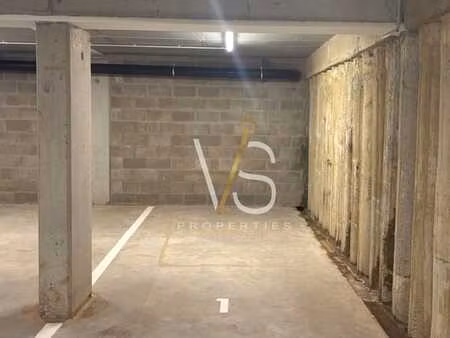 lot d'emplacements de parking a vendre !