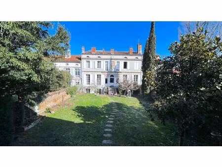 hôtel particulier à vendre