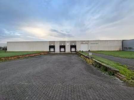 bedrijfsgebouw op topligging met visibiliteit van de e17 ...