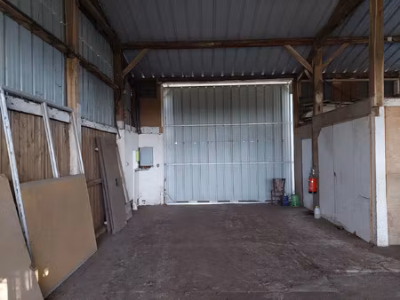 location garage box et parking à plumaugat (22250) : à louer / 72m² plumaugat