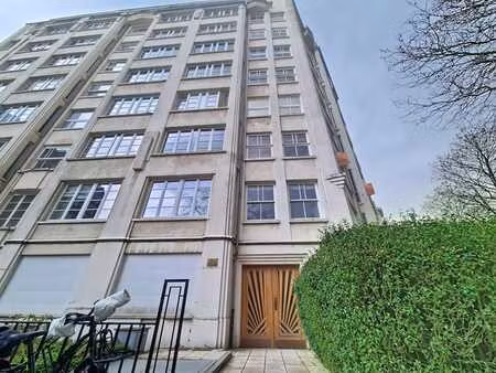 lumineux appartement de caractere de 100 m² a renover offran