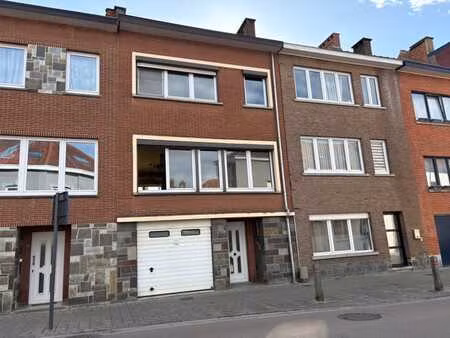 maison de ville 2 chambres - bureau et jardin !!