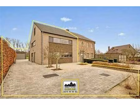 belle maison avec 4 chambres  2 chambres à coucher dans un e