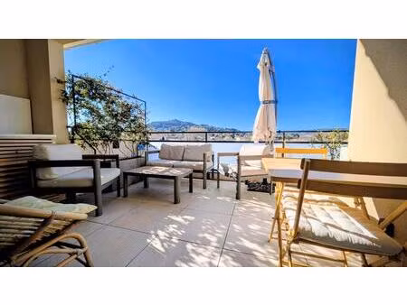 superbe appartement avec terrasse  double garage et vue dégagée