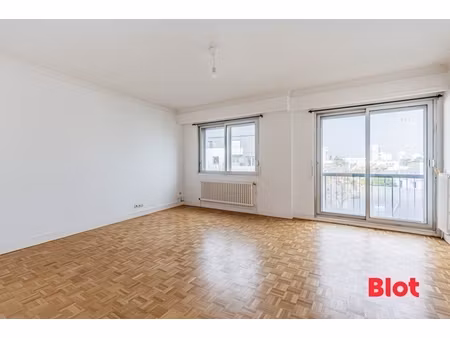 appartement t3 traversant- ascenseur - extérieur - stationnement