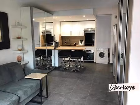 t2 rénové avec balcon – résidence sécurisée – parking en sous-sol – saint-andré-de-la-roch