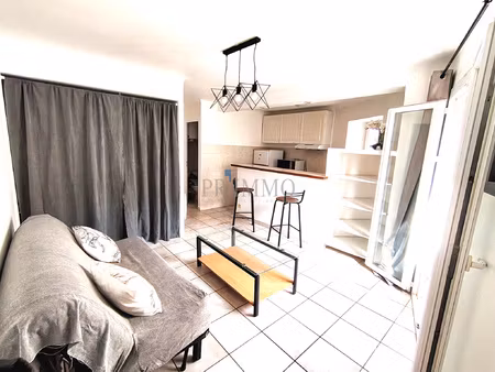 fréjus centre historique studio meublé à louer