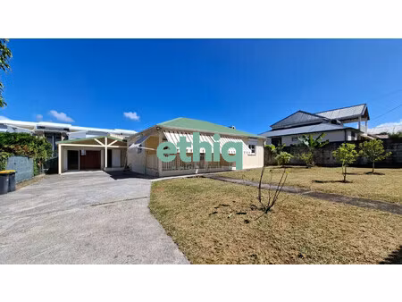 maison individuelle t5 meublée à louer – baie-mahault  secti