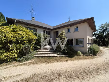 ancienne pépinière avec infrastructures professionnelles compl