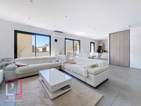 jolie maison contemporaine construite en 2019