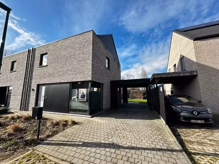 energiezuinige recente woning in doodlopende straat te eeklo