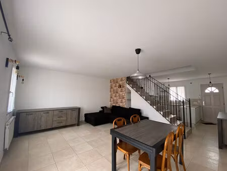 charmante maison meublée de 79 89 m² avec jardin et garage