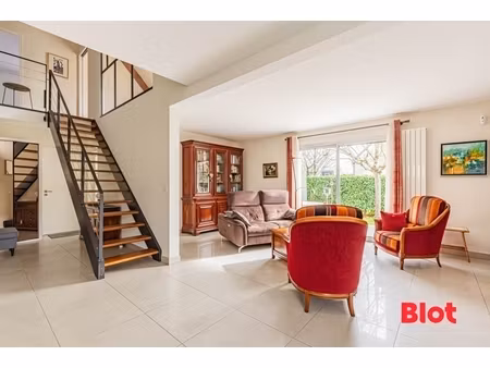 achat maison nantes eraudière 8 pièces avec 5 chambres et grand garage.