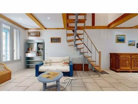 en exclusivite - 4 chambres - 2 salles d'eau - 2 wc - cour interieure - renovation complèt