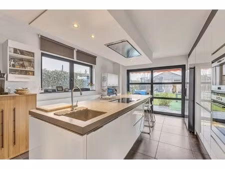 instapklare villa met 5 slpks op toplocatie te ternat