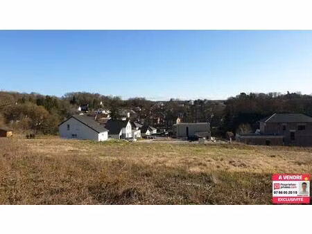 terrain à bâtir de 868 m²