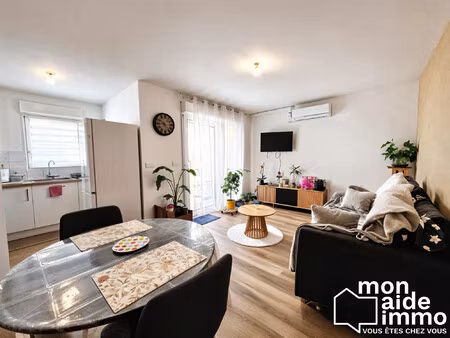 t2 entièrement rénové avec terrasse – résidence sécurisé