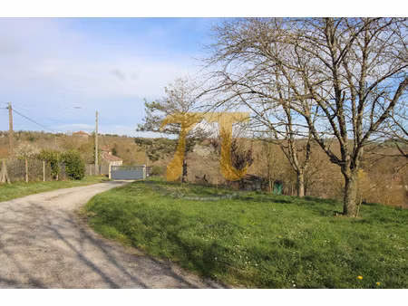 grande maison familiale proposant 2 logements.