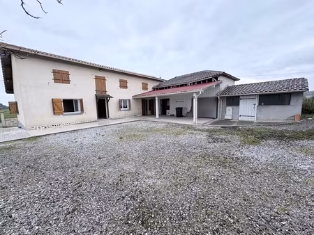 envie de calme et d’espace ? cette belle maison avec dépendances et vaste terrain pourrait