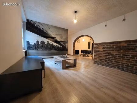 location f3 80m carré centre-ville avec garage