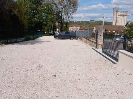 parking gare montbard à louer
