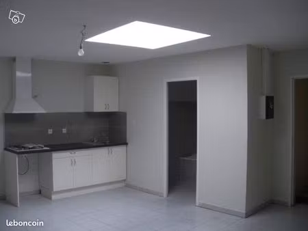 t2 climatisé lumineux 50m²