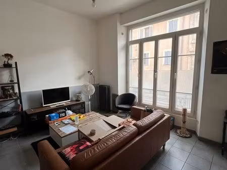 à louer – t3 lumineux au cœur de salon-de-provence