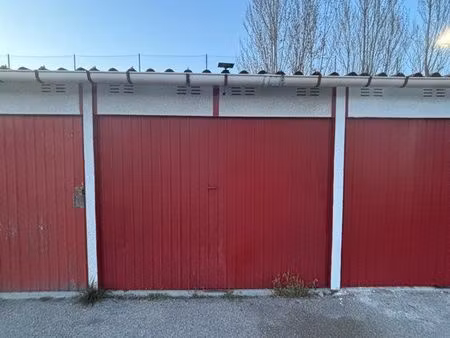 garage/box