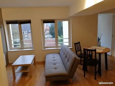 t2 dans bel immeuble  plein centre d'orchies