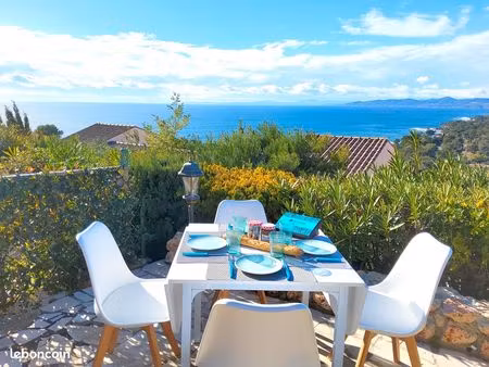 appartement 2 personnes vue mer 180° – parking – piscine – boulouris