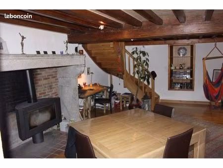 maison de bourg en pierre à tinlhat à 5 mn de billom