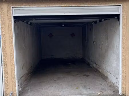 location box / garage
